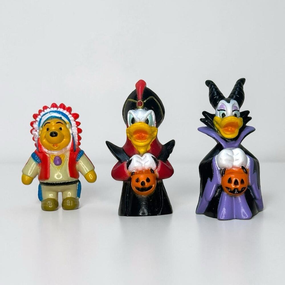 Disney Parks Collector Pack Halloween Costume Mini Figures Donald Daisy Pooh 1”
